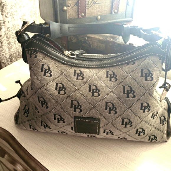 Dooney & Bourke Handbags - Dooney Bourke Hobo